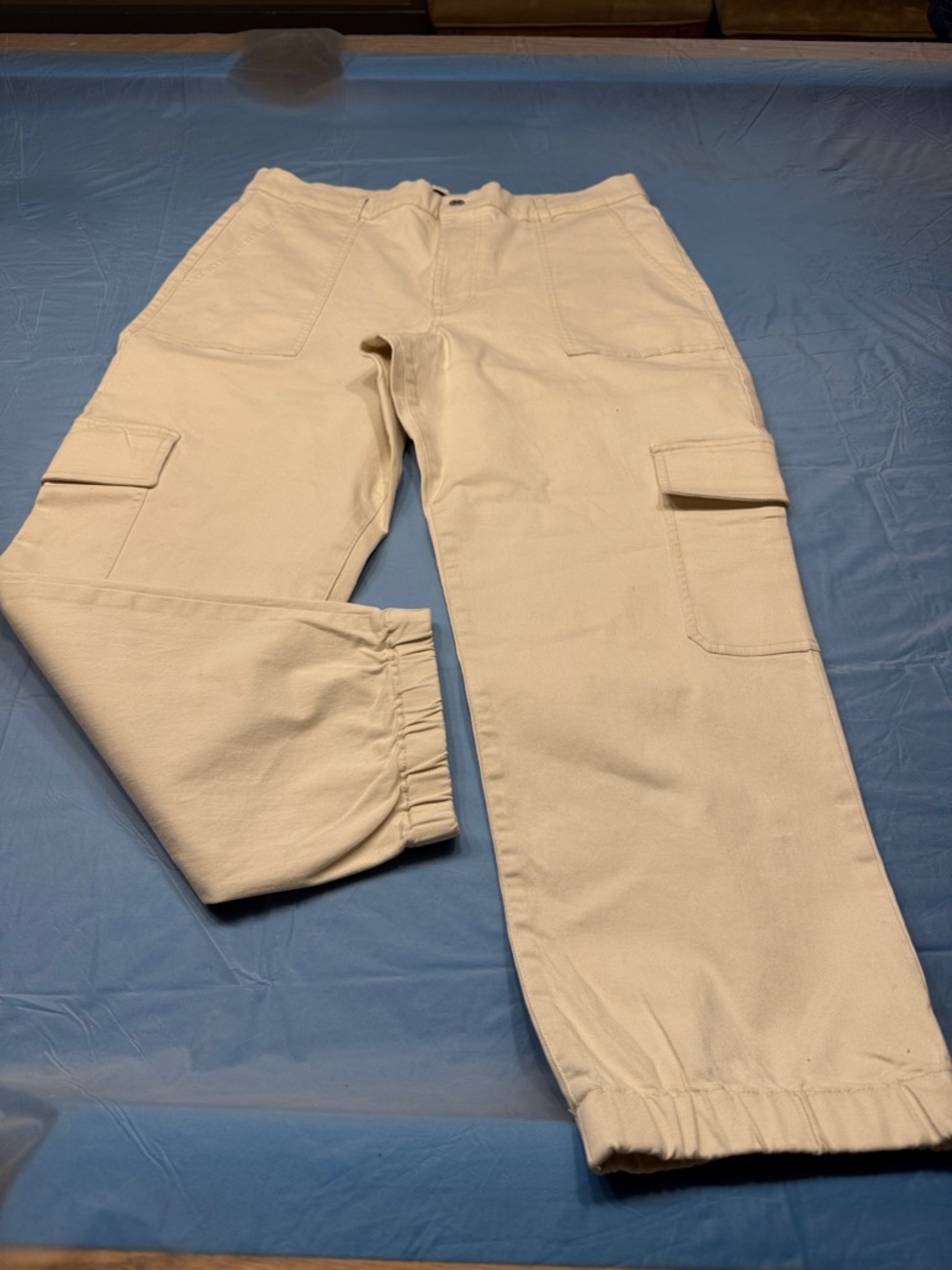Express Women's Cream Cargo Pants